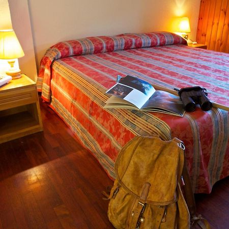Hotel Dolonne Κουρμαγιέρ Δωμάτιο φωτογραφία
