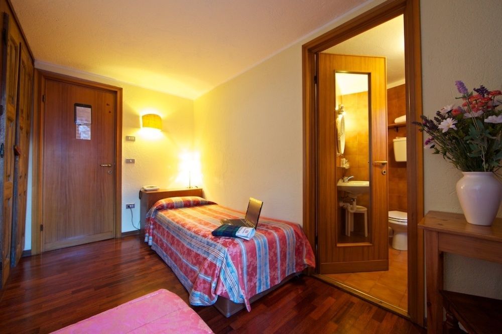 Hotel Dolonne Κουρμαγιέρ Εξωτερικό φωτογραφία