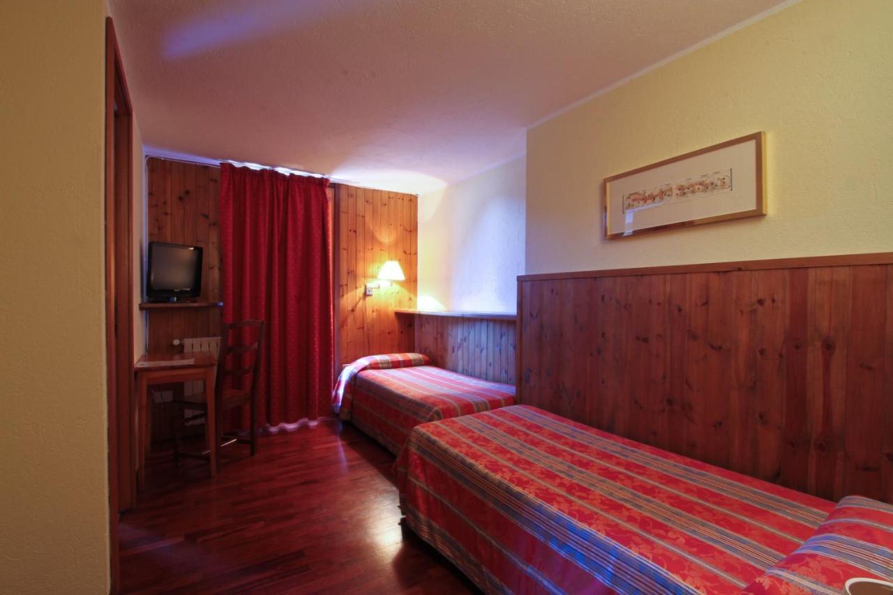 Hotel Dolonne Κουρμαγιέρ Εξωτερικό φωτογραφία